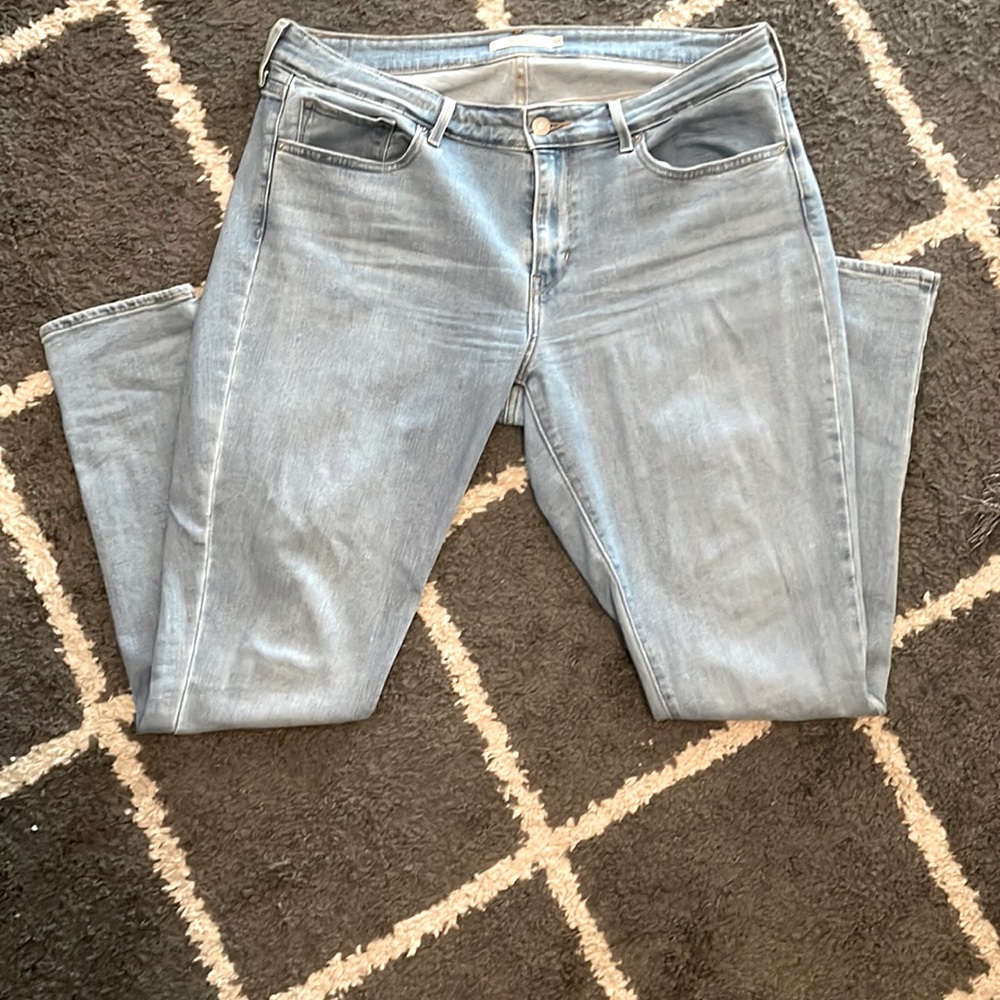 Light washed Levi jeans